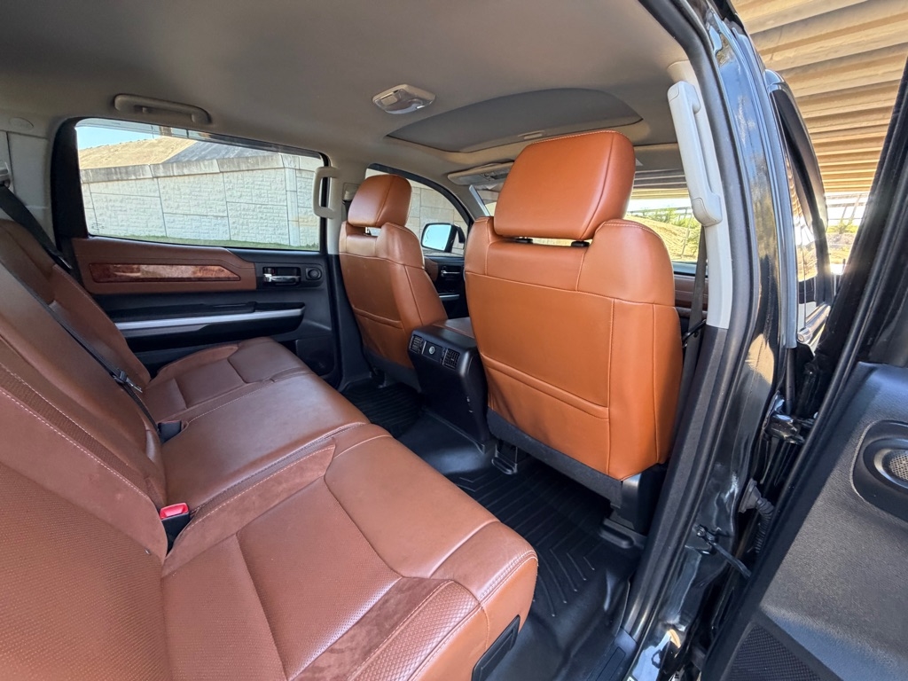 Toyota Tundra Platinum CrewMax 5.7L FFV 4WD 2014