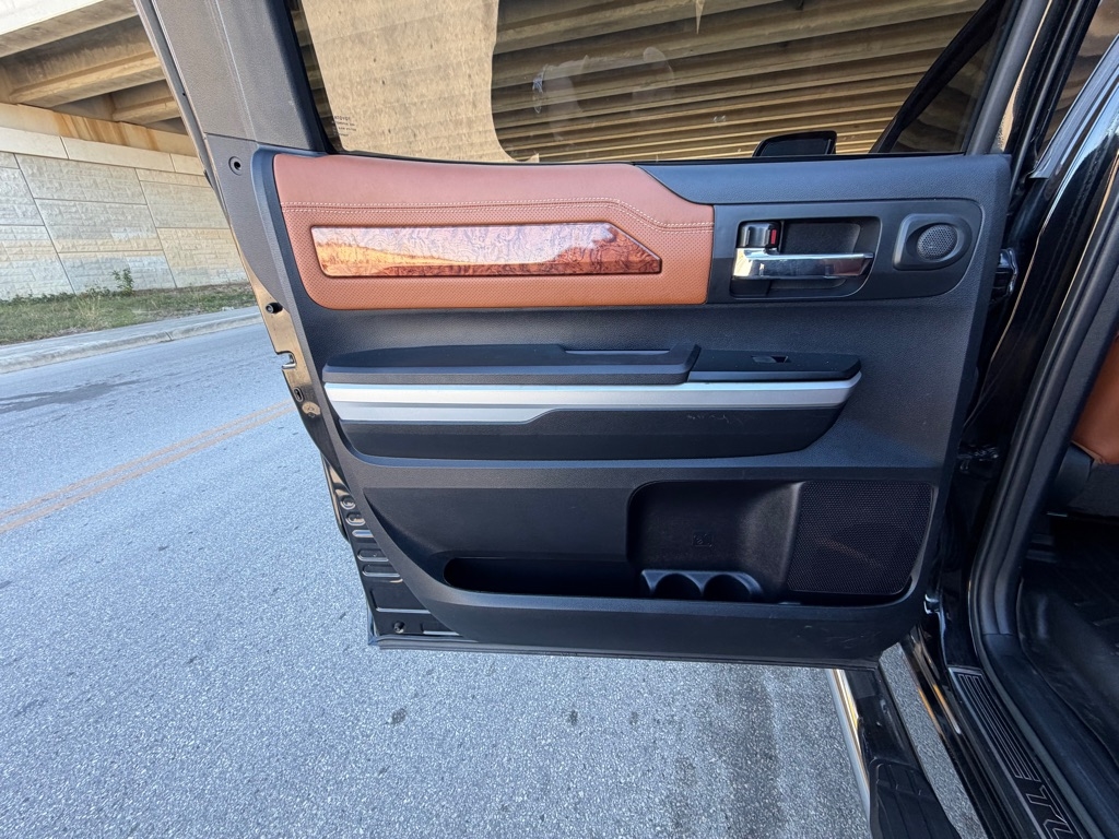 Toyota Tundra Platinum CrewMax 5.7L FFV 4WD 2014