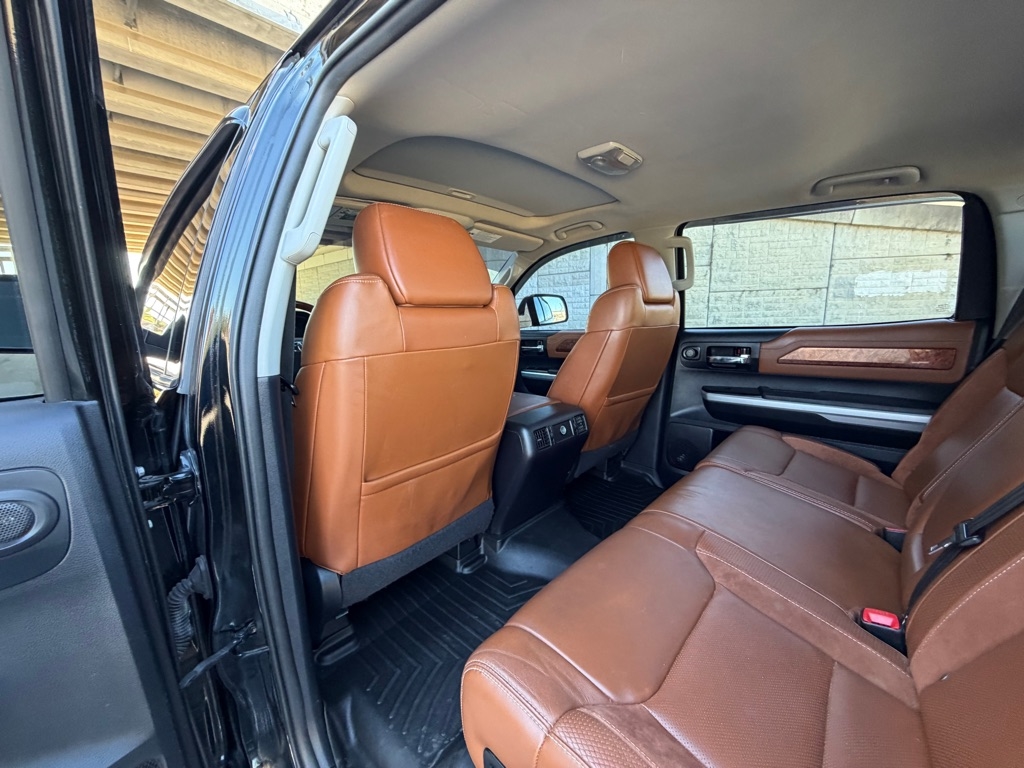 Toyota Tundra Platinum CrewMax 5.7L FFV 4WD 2014