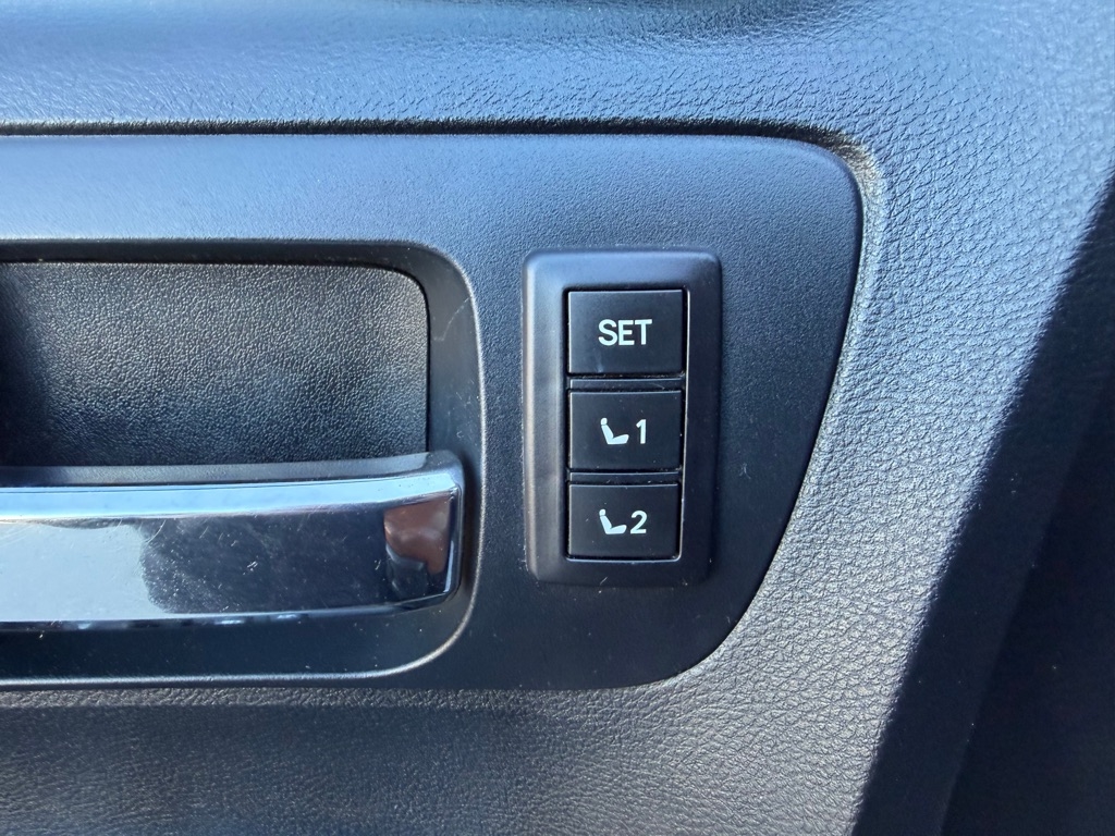 Toyota Tundra Platinum CrewMax 5.7L FFV 4WD 2014