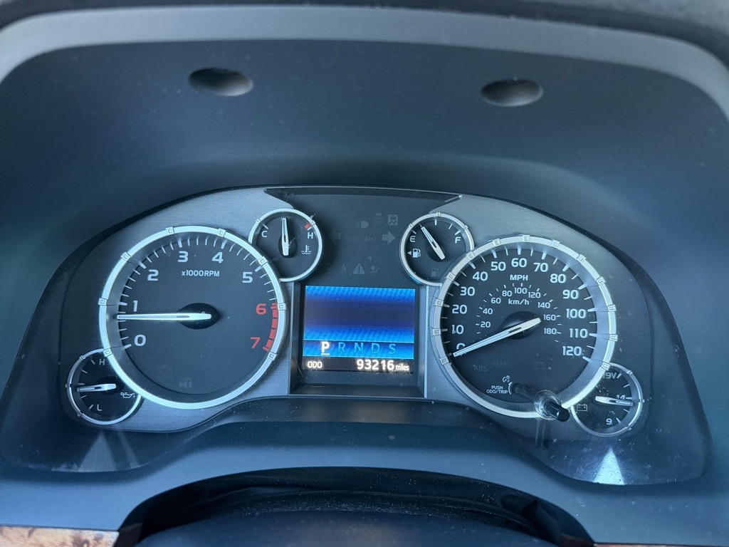 Toyota Tundra Platinum CrewMax 5.7L FFV 4WD 2014