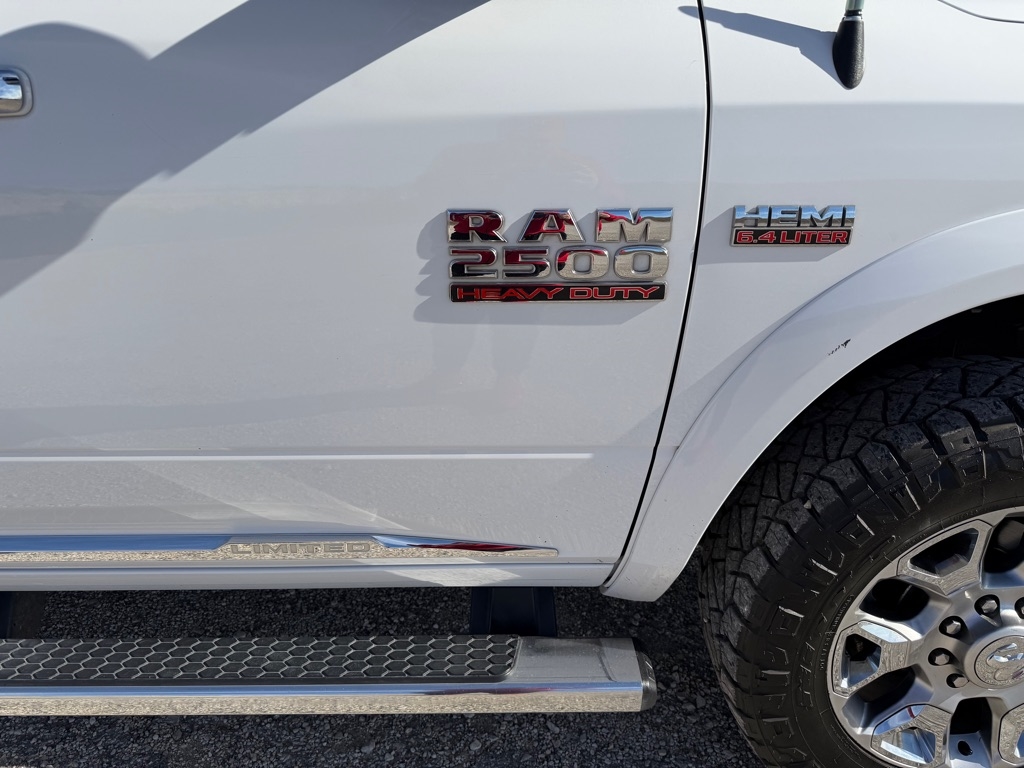 RAM 2500 Longhorn Crew Cab SWB 4WD 2016