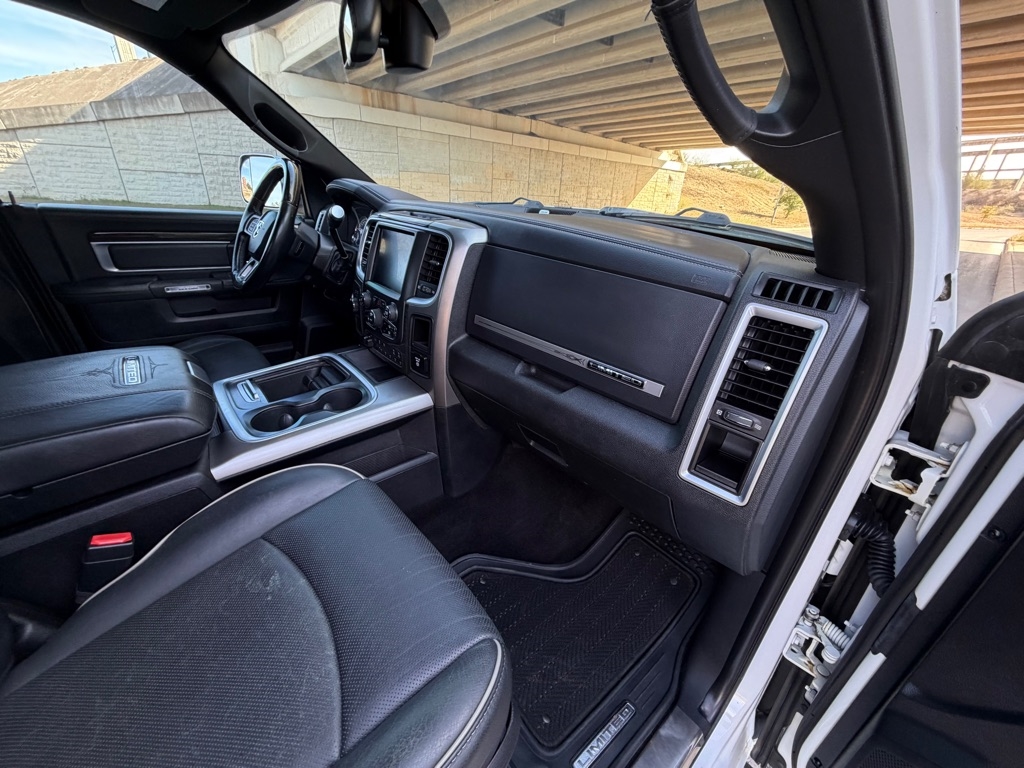 RAM 2500 Longhorn Crew Cab SWB 4WD 2016