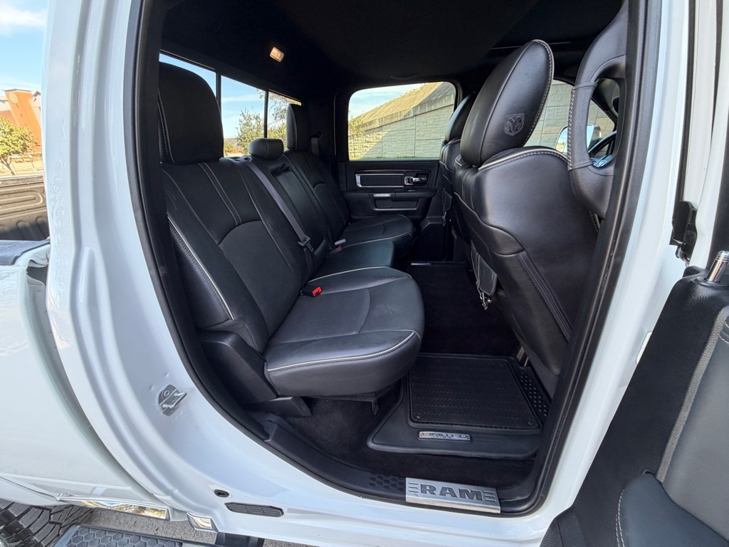 RAM 2500 Longhorn Crew Cab SWB 4WD 2016