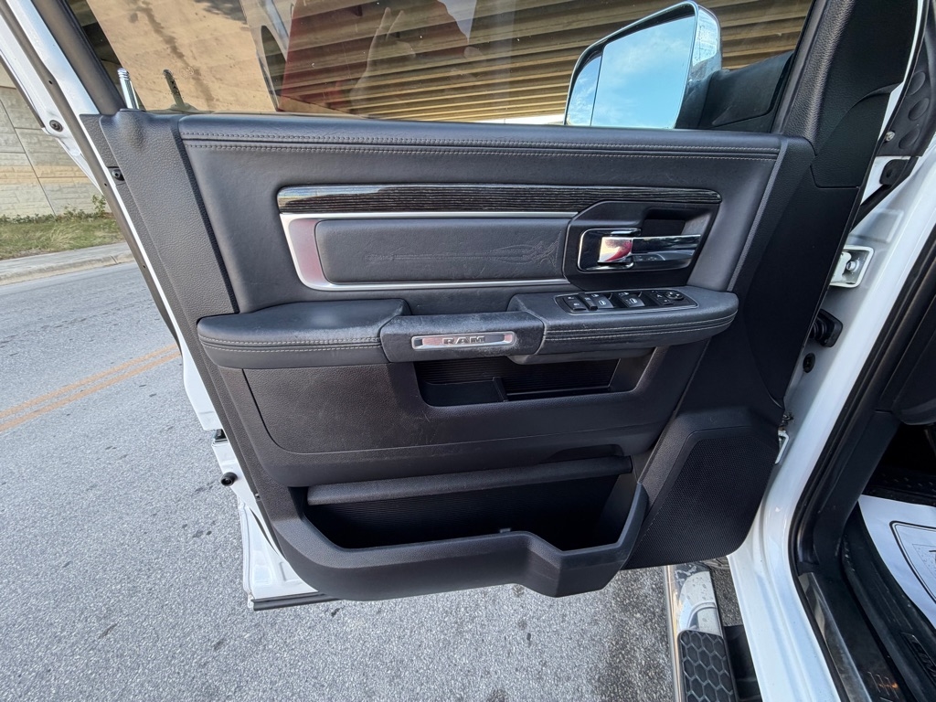 RAM 2500 Longhorn Crew Cab SWB 4WD 2016