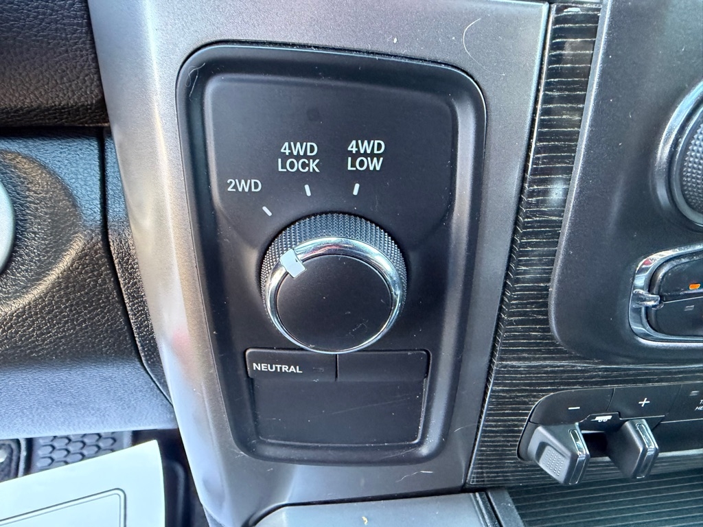 RAM 2500 Longhorn Crew Cab SWB 4WD 2016