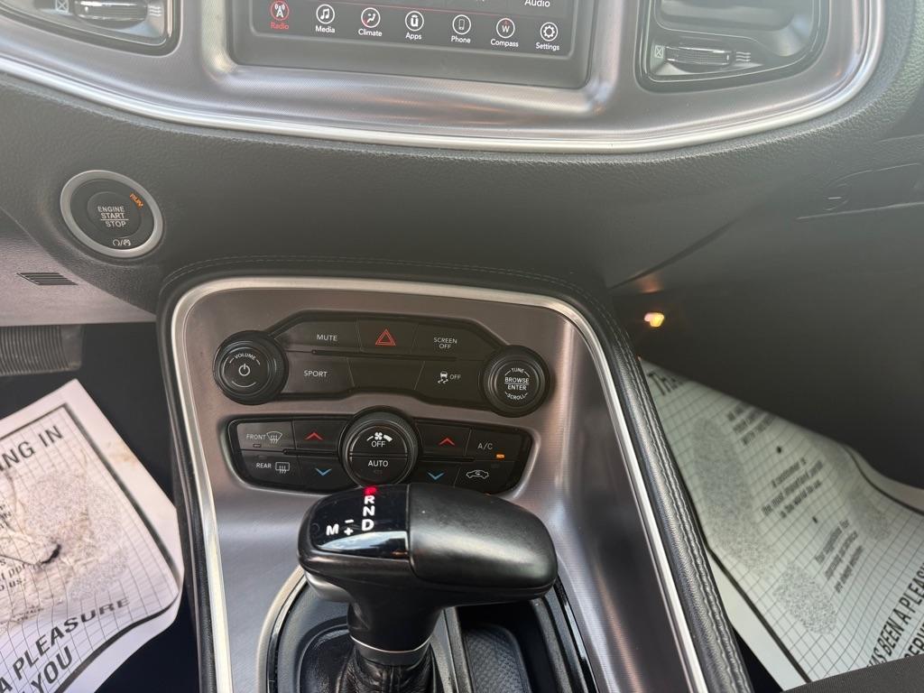 Dodge Challenger SXT 2021