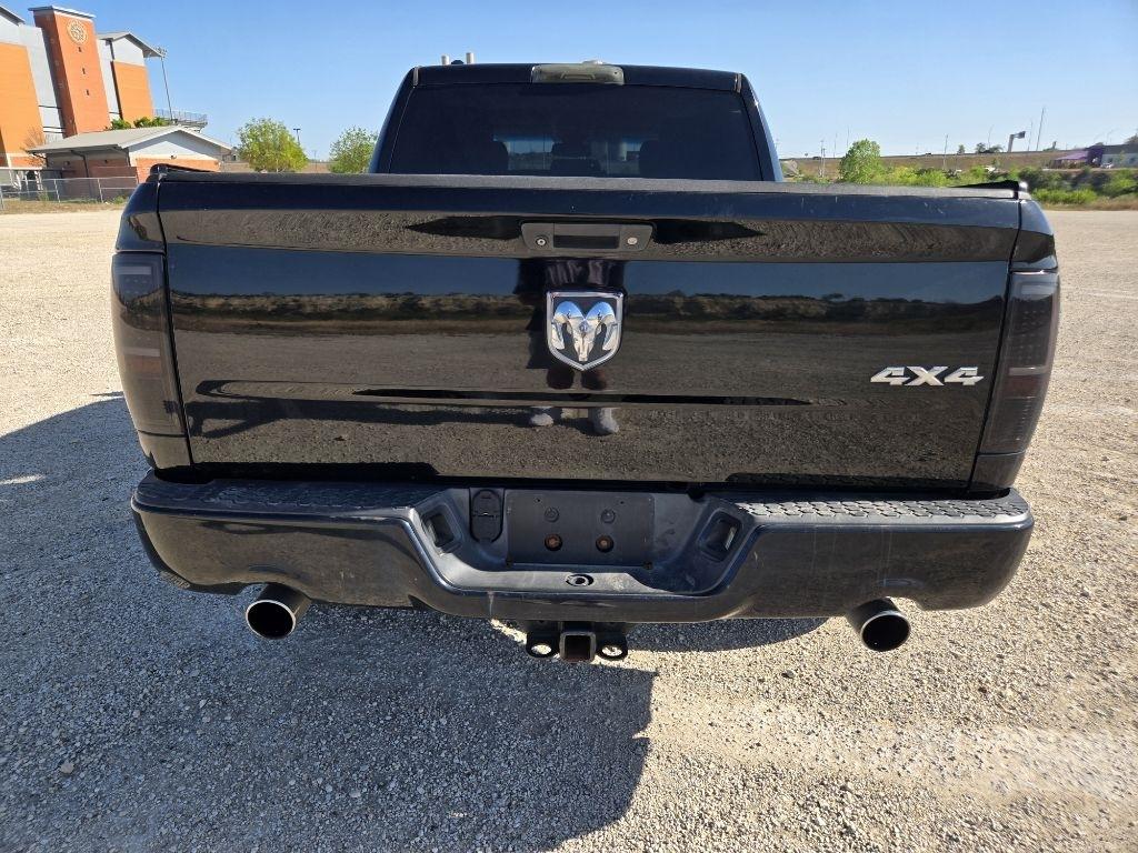 RAM 1500 Tradesman Crew Cab SWB 4WD 2015