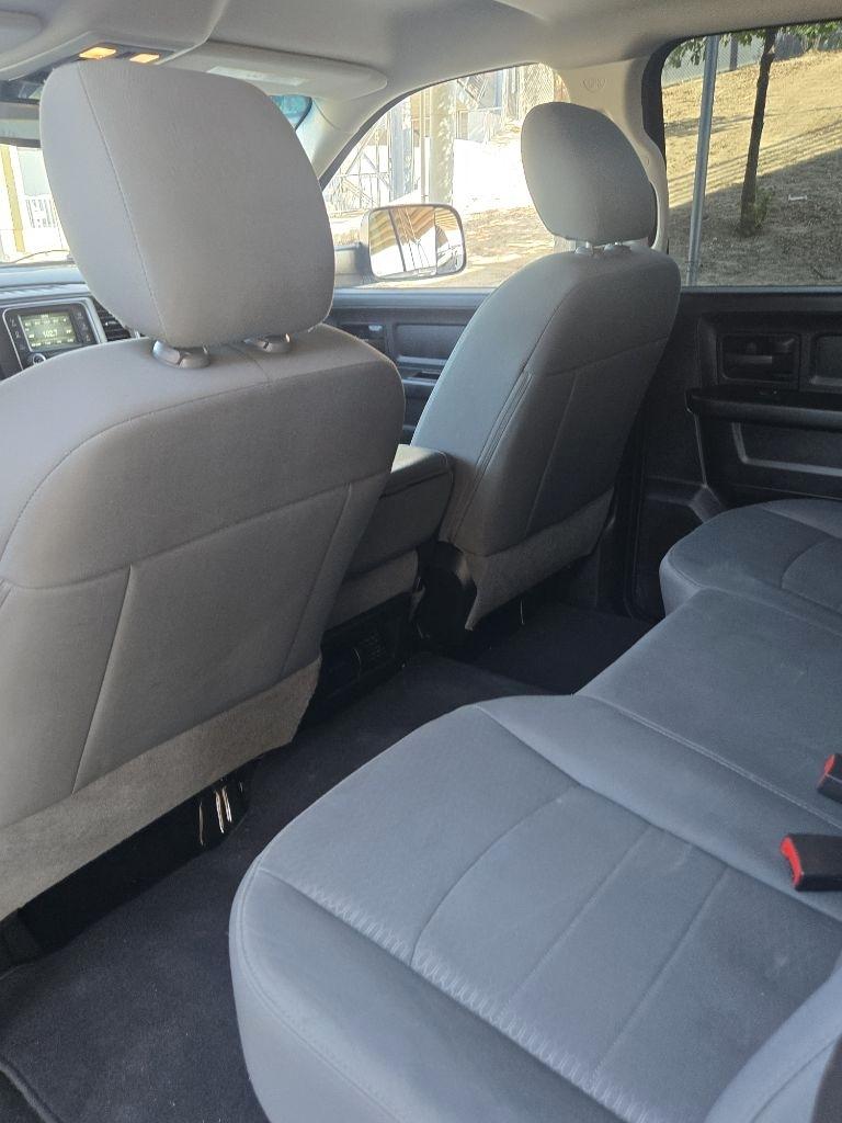 RAM 1500 Tradesman Crew Cab SWB 4WD 2015