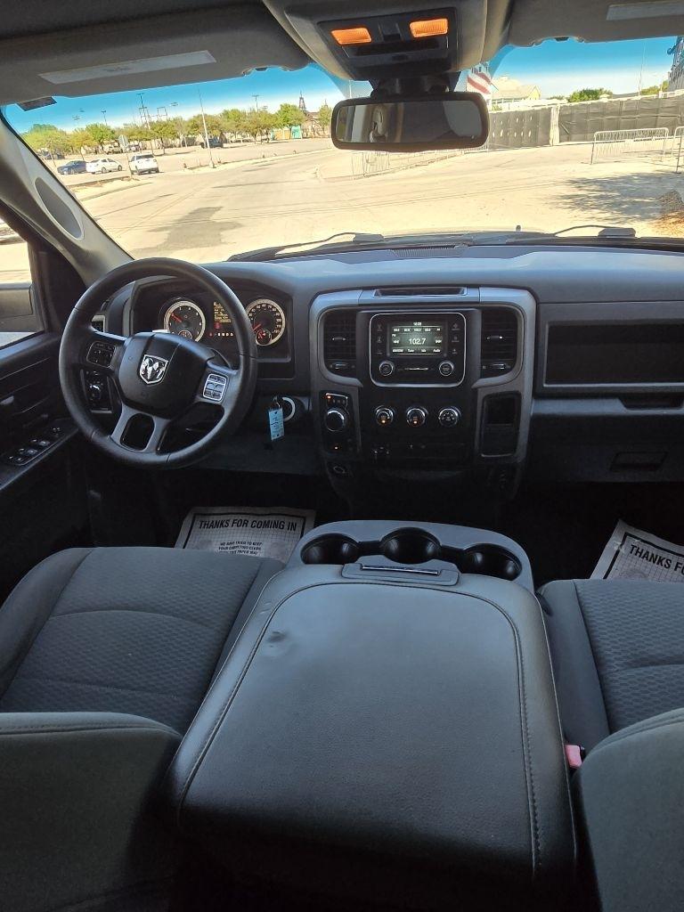 RAM 1500 Tradesman Crew Cab SWB 4WD 2015