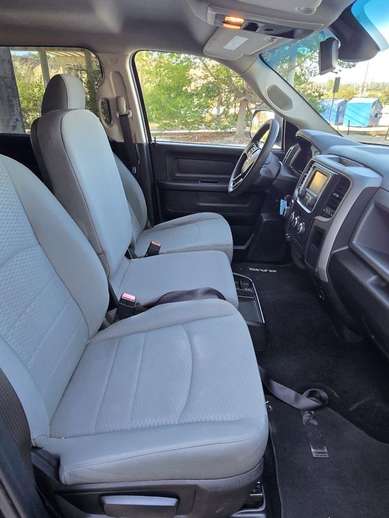 RAM 1500 Tradesman Crew Cab SWB 4WD 2015