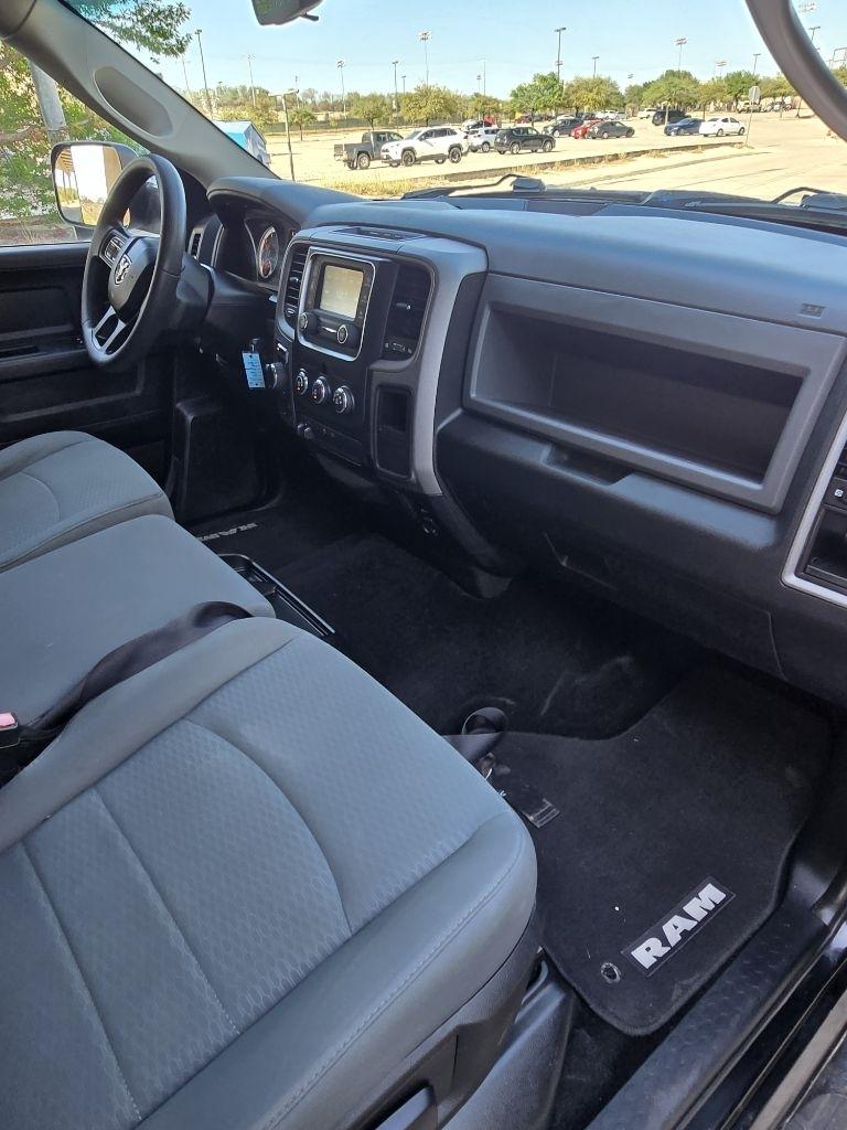 RAM 1500 Tradesman Crew Cab SWB 4WD 2015