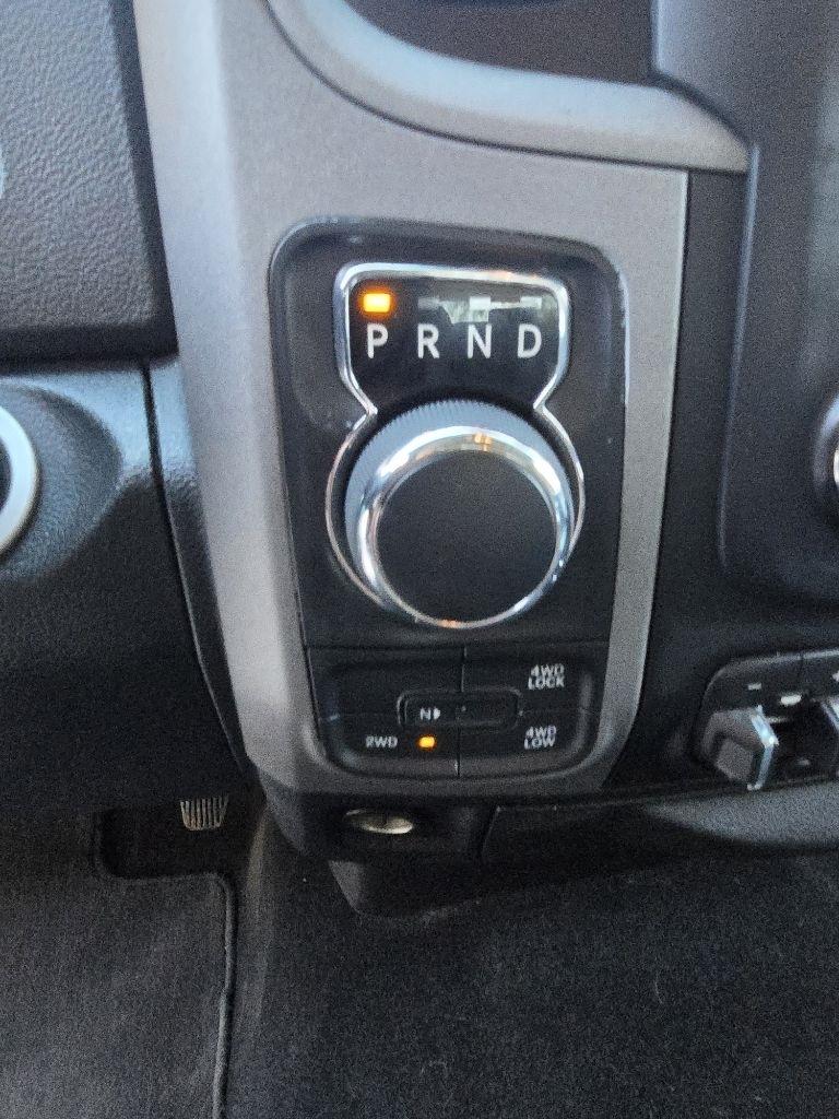 RAM 1500 Tradesman Crew Cab SWB 4WD 2015