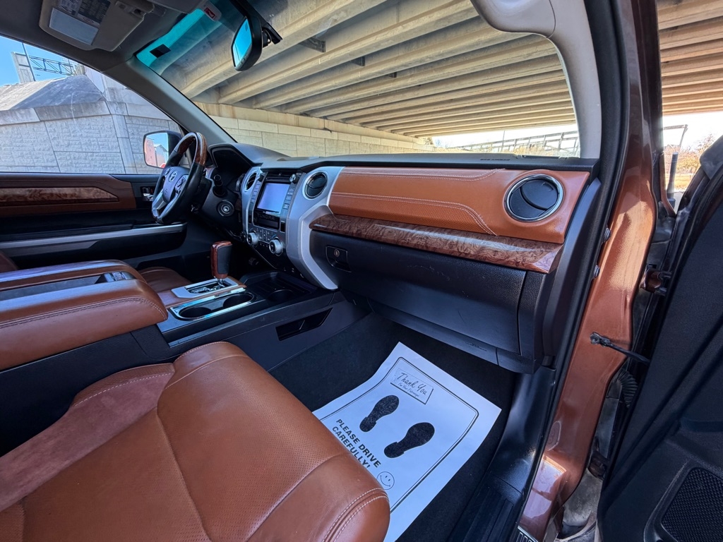 Toyota Tundra Platinum CrewMax 5.7L FFV 4WD 2014