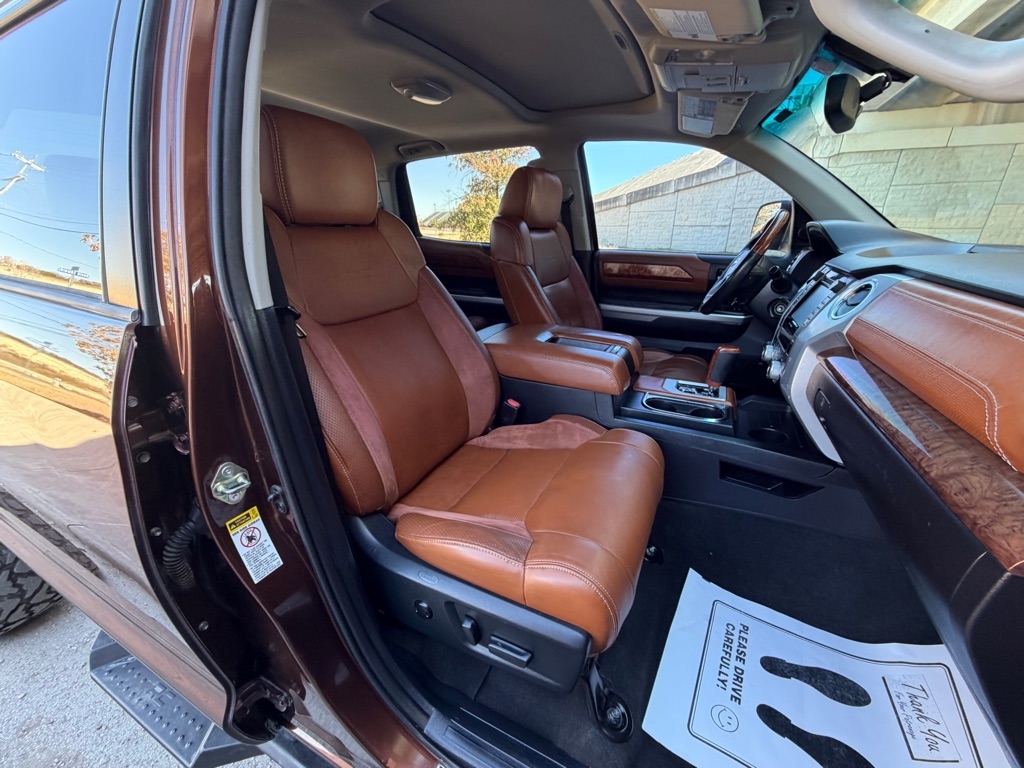 Toyota Tundra Platinum CrewMax 5.7L FFV 4WD 2014