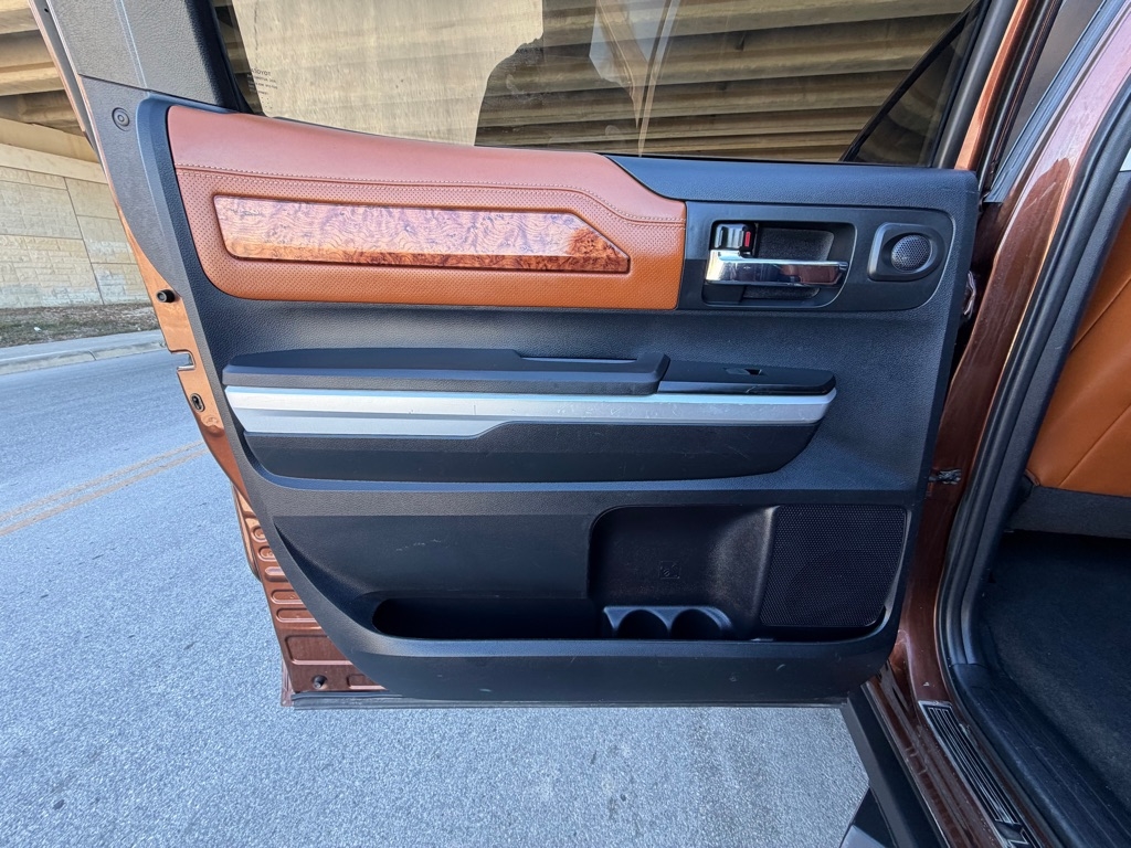 Toyota Tundra Platinum CrewMax 5.7L FFV 4WD 2014