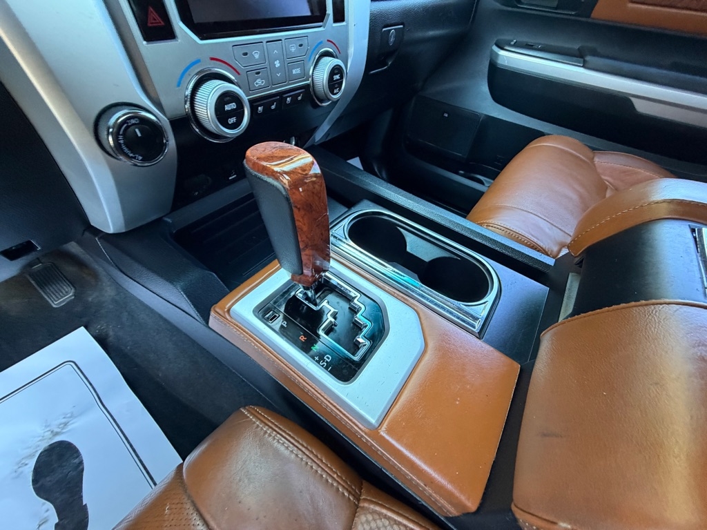 Toyota Tundra Platinum CrewMax 5.7L FFV 4WD 2014