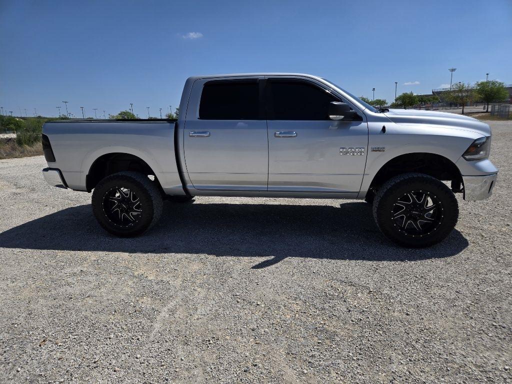 RAM 1500 SLT Crew Cab SWB 4WD 2017