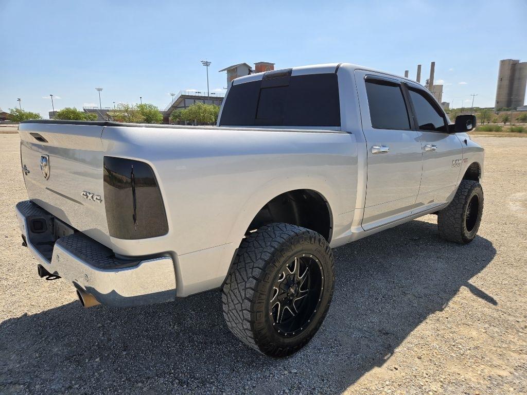 RAM 1500 SLT Crew Cab SWB 4WD 2017