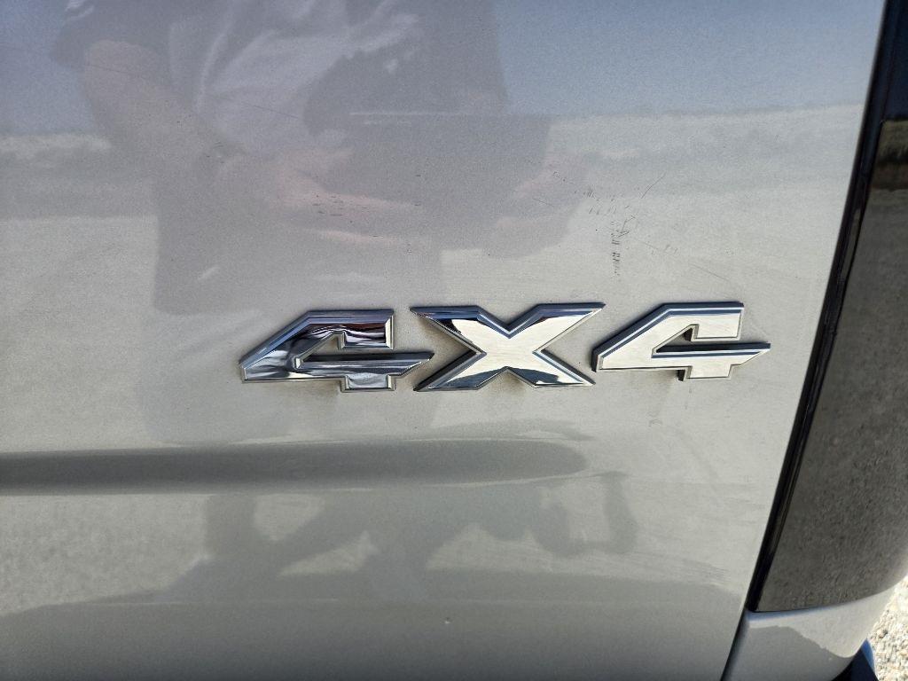 RAM 1500 SLT Crew Cab SWB 4WD 2017