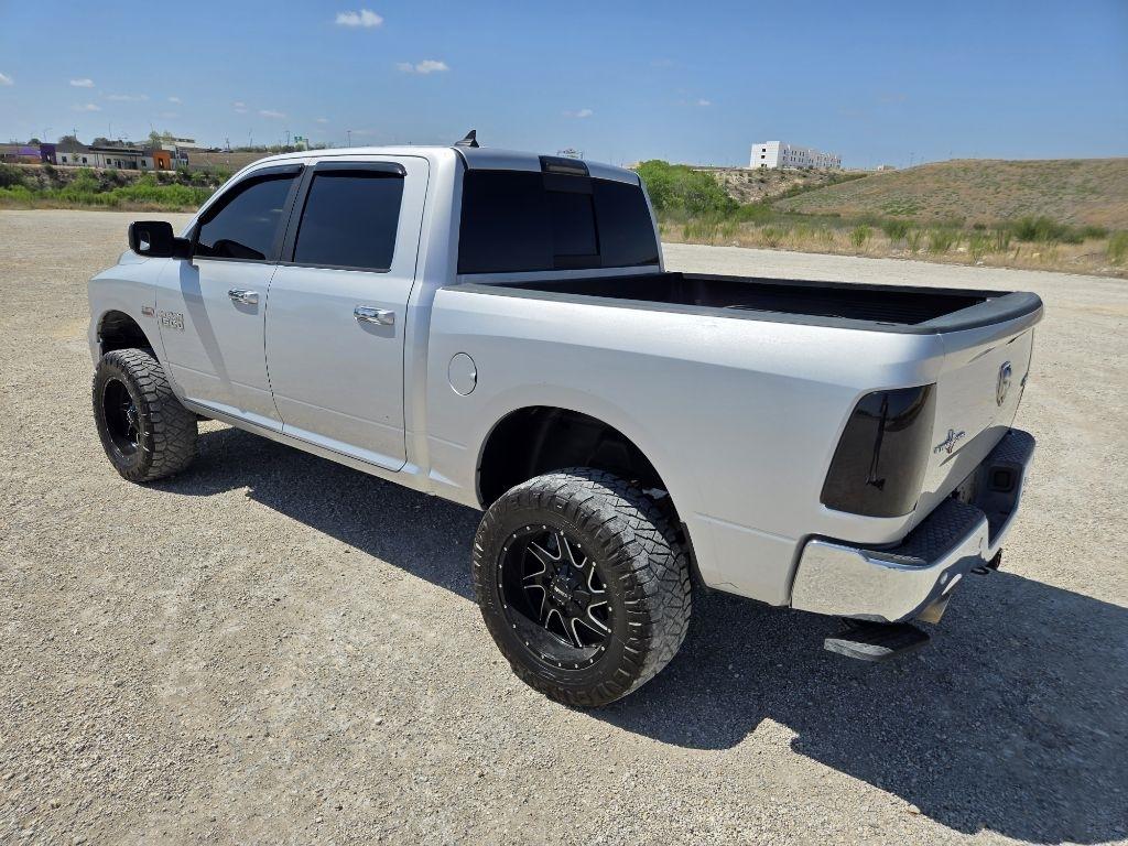 RAM 1500 SLT Crew Cab SWB 4WD 2017