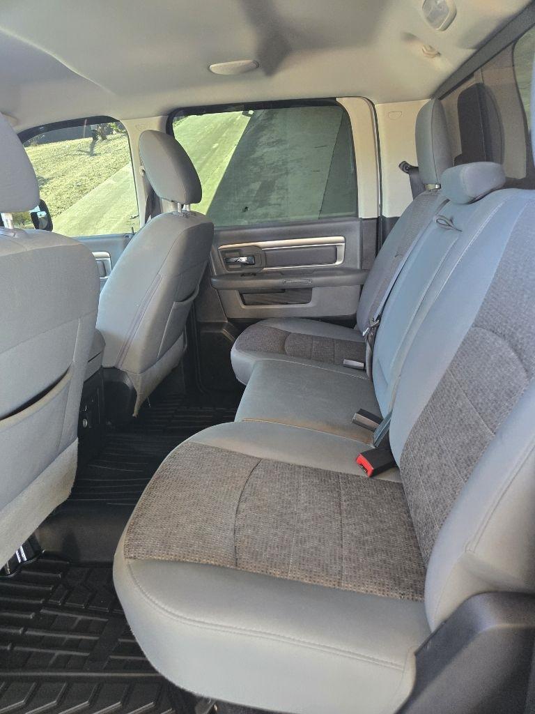 RAM 1500 SLT Crew Cab SWB 4WD 2017