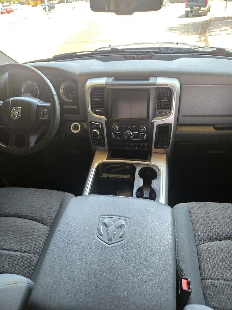 RAM 1500 SLT Crew Cab SWB 4WD 2017