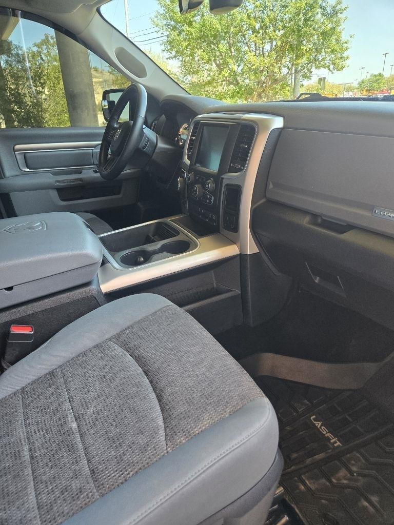 RAM 1500 SLT Crew Cab SWB 4WD 2017