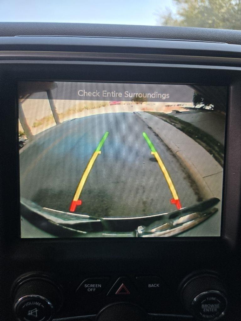 RAM 1500 SLT Crew Cab SWB 4WD 2017