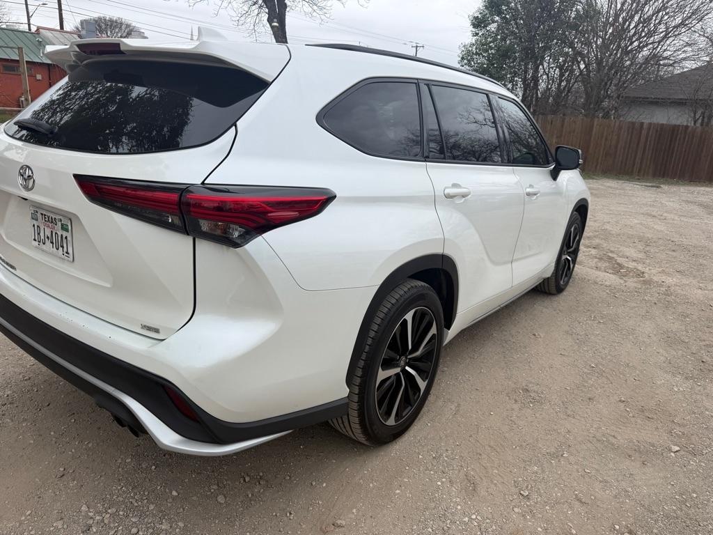 Toyota Highlander XSE FWD V6 2021