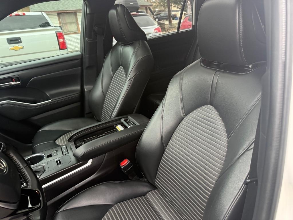 Toyota Highlander XSE FWD V6 2021