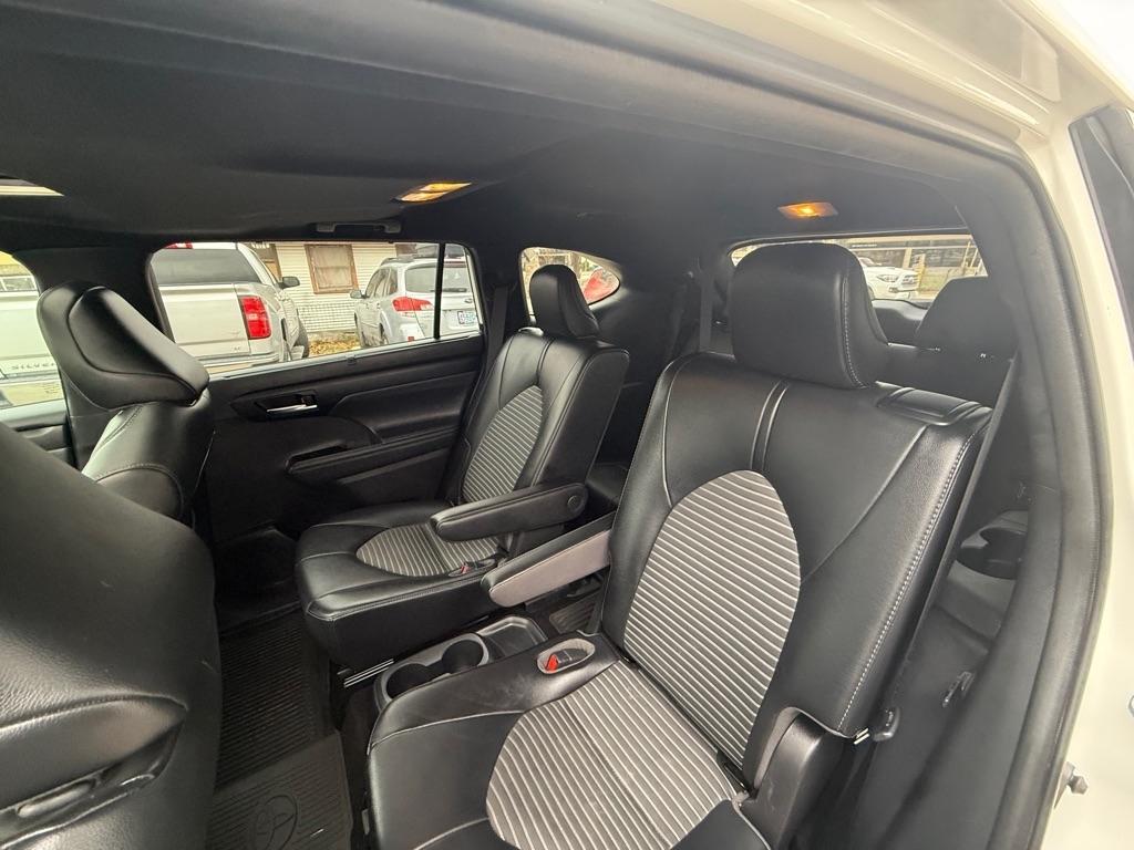 Toyota Highlander XSE FWD V6 2021