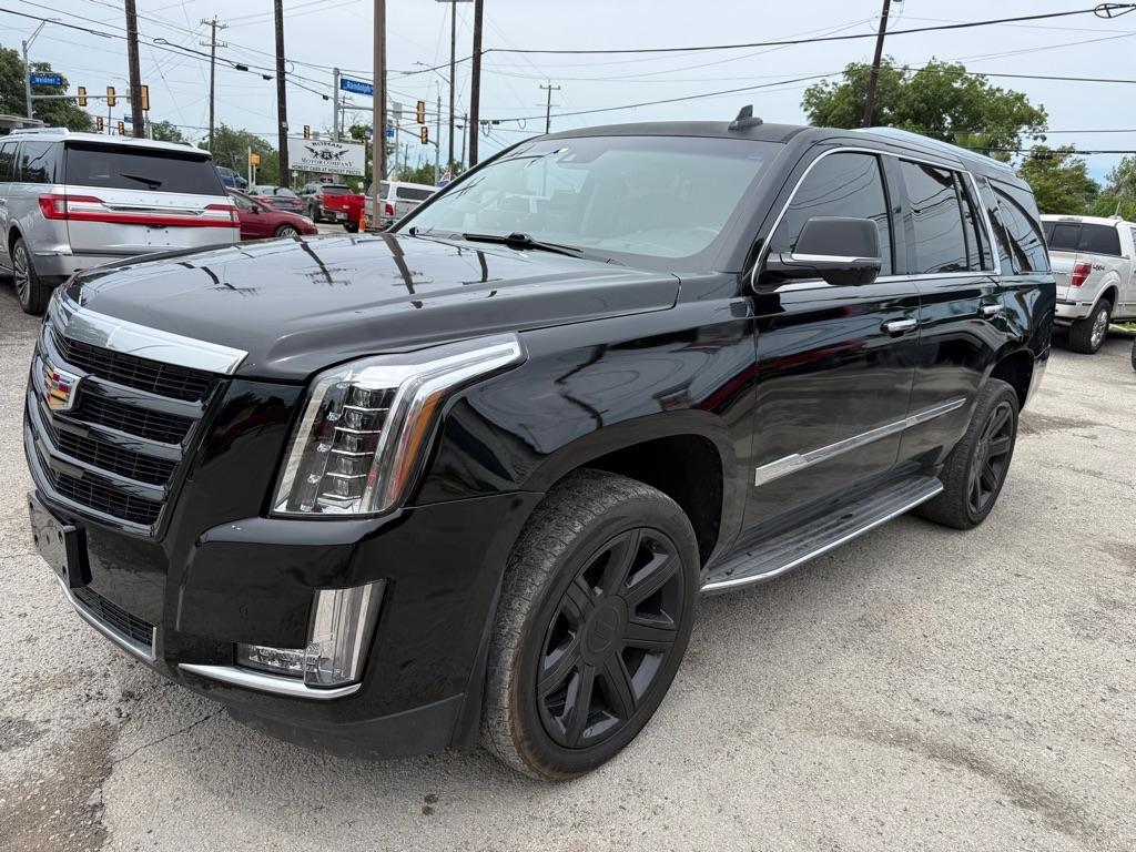 Cadillac Escalade Luxury 2WD 2016