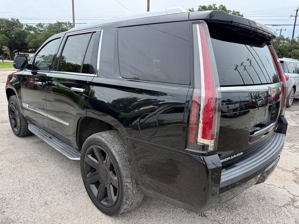 Cadillac Escalade Luxury 2WD 2016