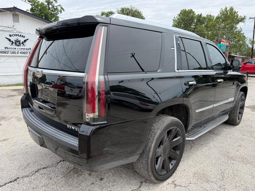 Cadillac Escalade Luxury 2WD 2016