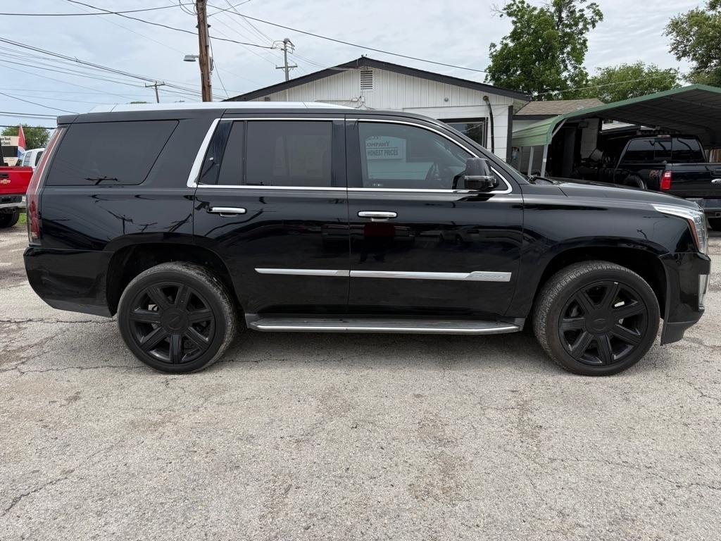 Cadillac Escalade Luxury 2WD 2016