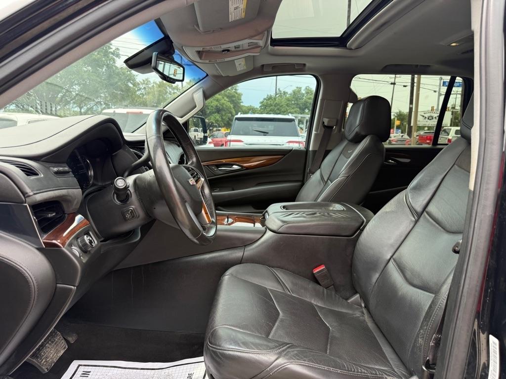 Cadillac Escalade Luxury 2WD 2016
