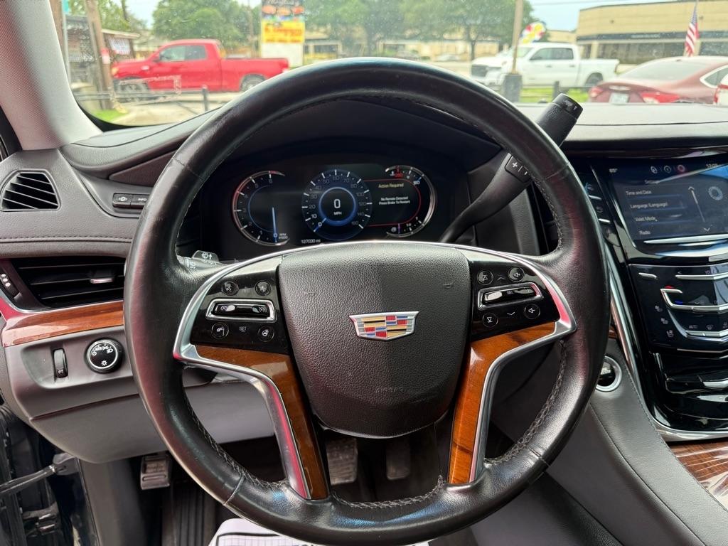 Cadillac Escalade Luxury 2WD 2016