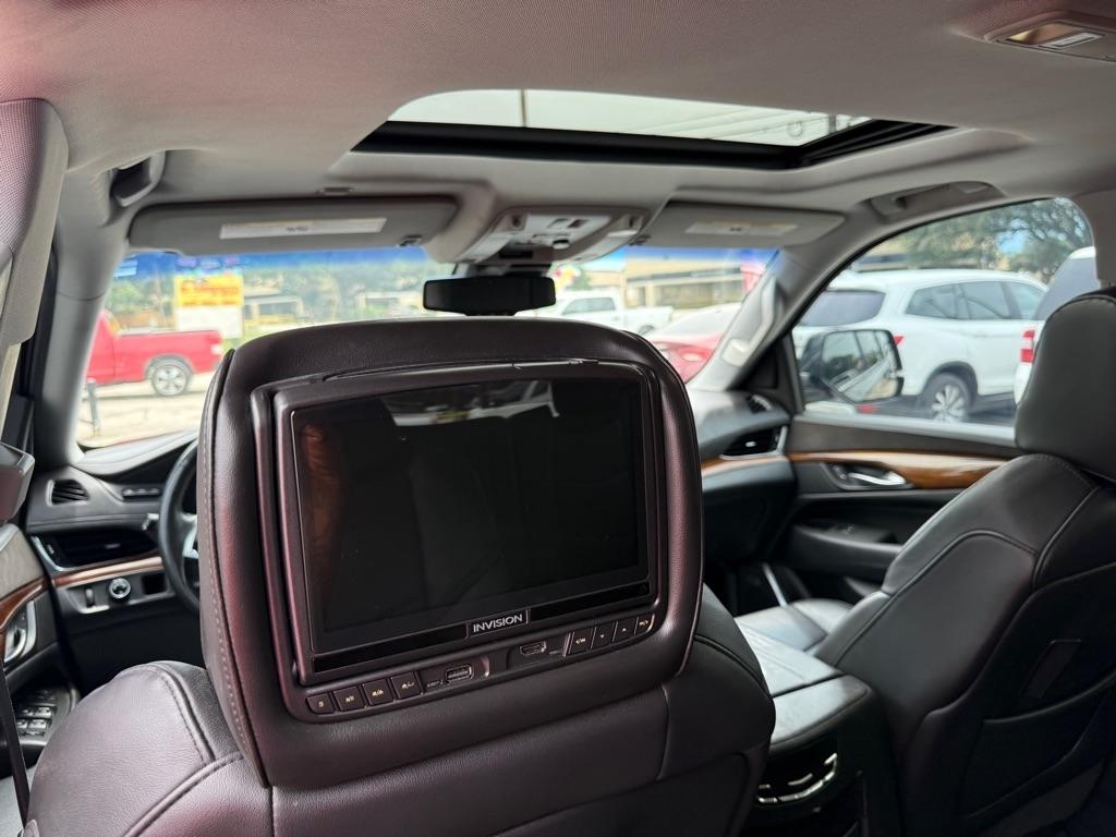 Cadillac Escalade Luxury 2WD 2016
