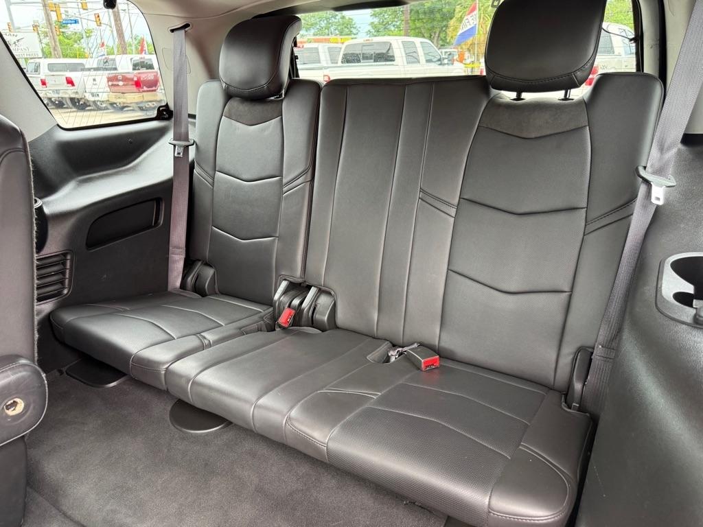 Cadillac Escalade Luxury 2WD 2016