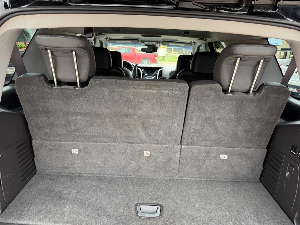 Cadillac Escalade Luxury 2WD 2016