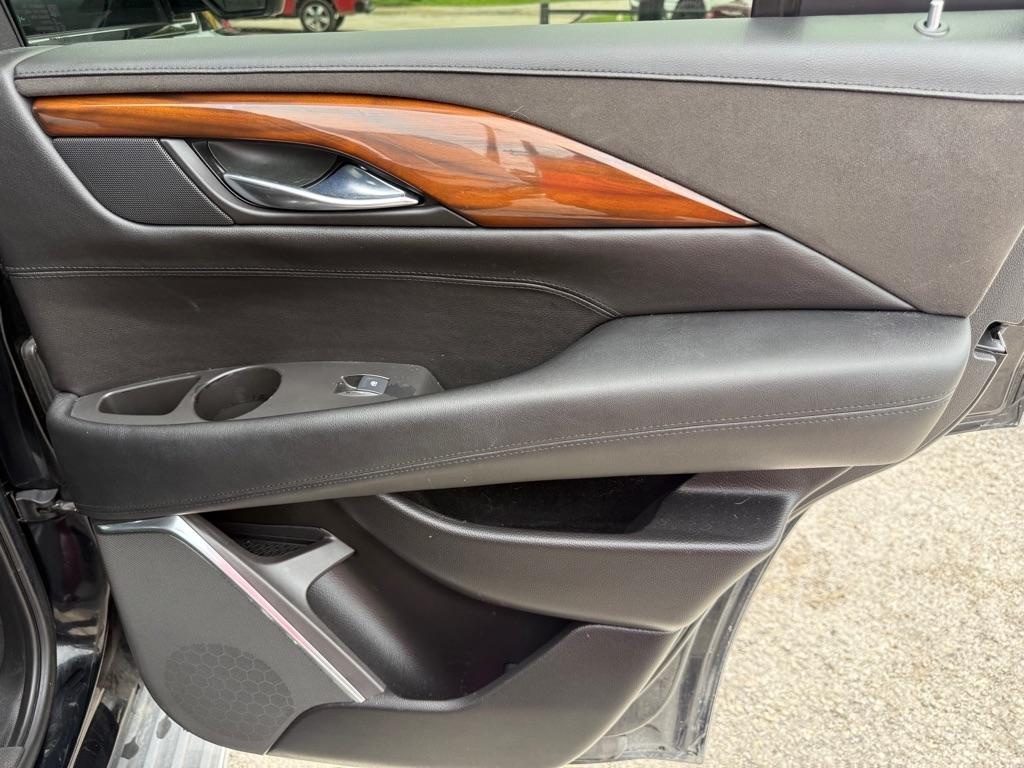 Cadillac Escalade Luxury 2WD 2016