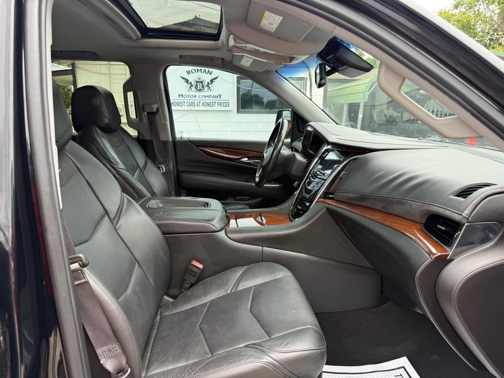 Cadillac Escalade Luxury 2WD 2016