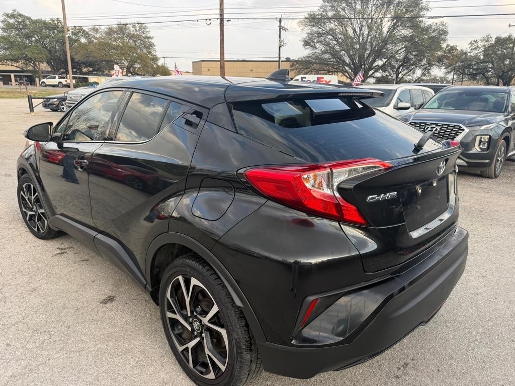 Toyota C-HR XLE 2019