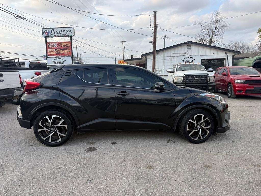 Toyota C-HR XLE 2019