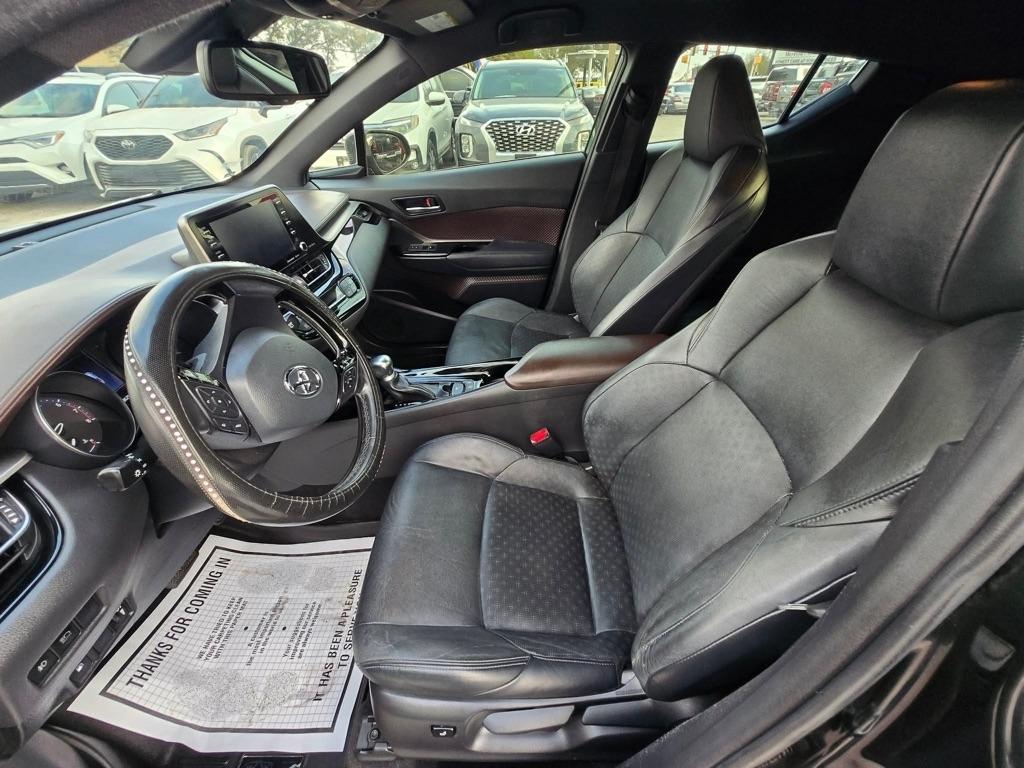 Toyota C-HR XLE 2019