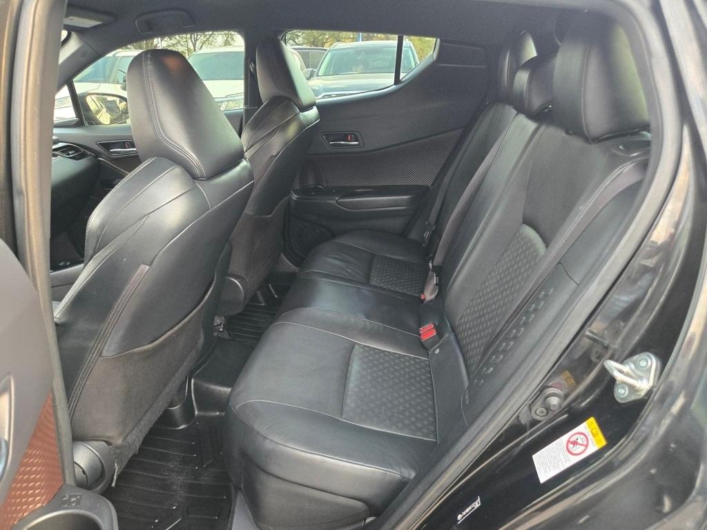 Toyota C-HR XLE 2019