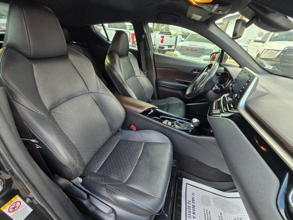 Toyota C-HR XLE 2019