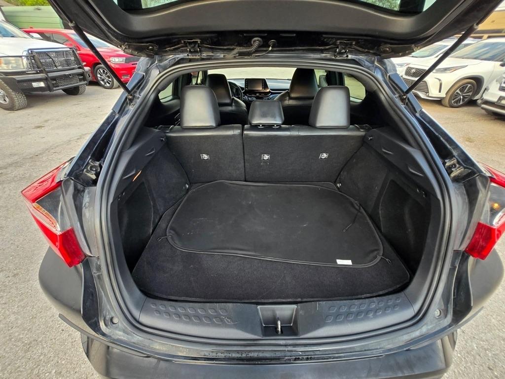 Toyota C-HR XLE 2019