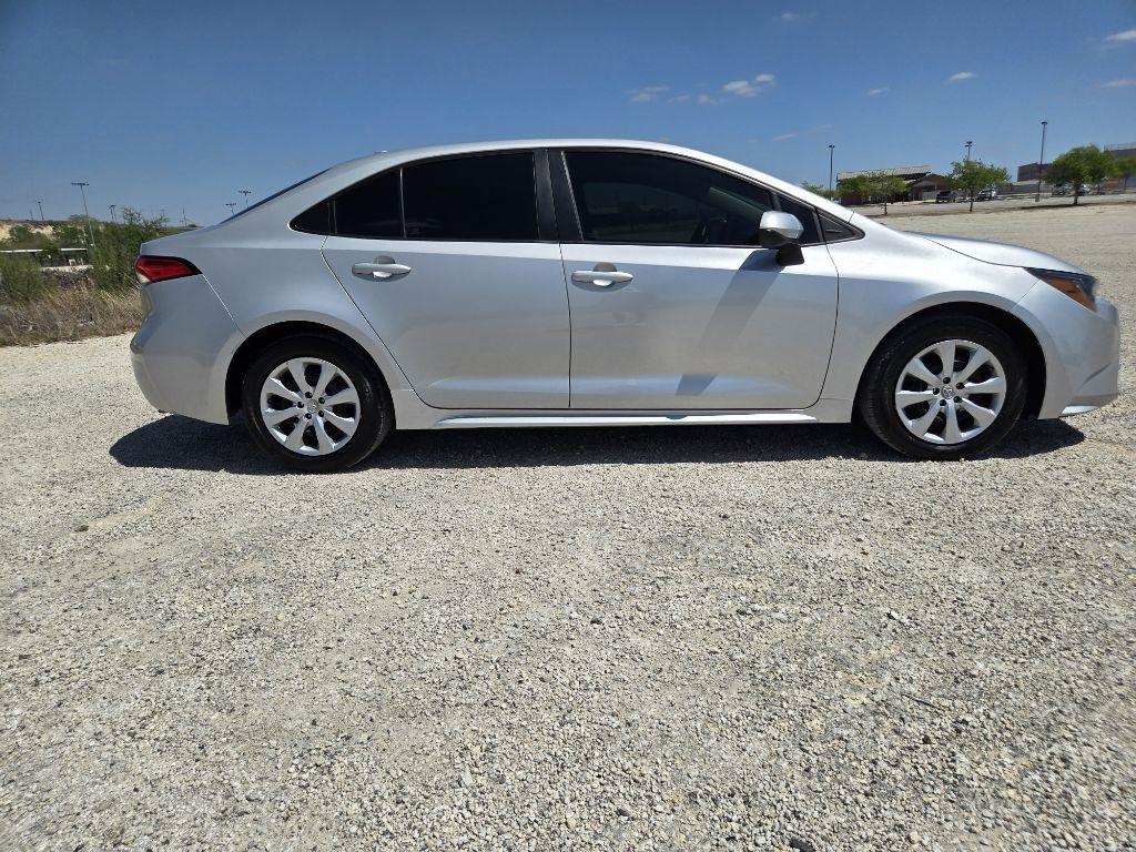 Toyota Corolla LE 2022